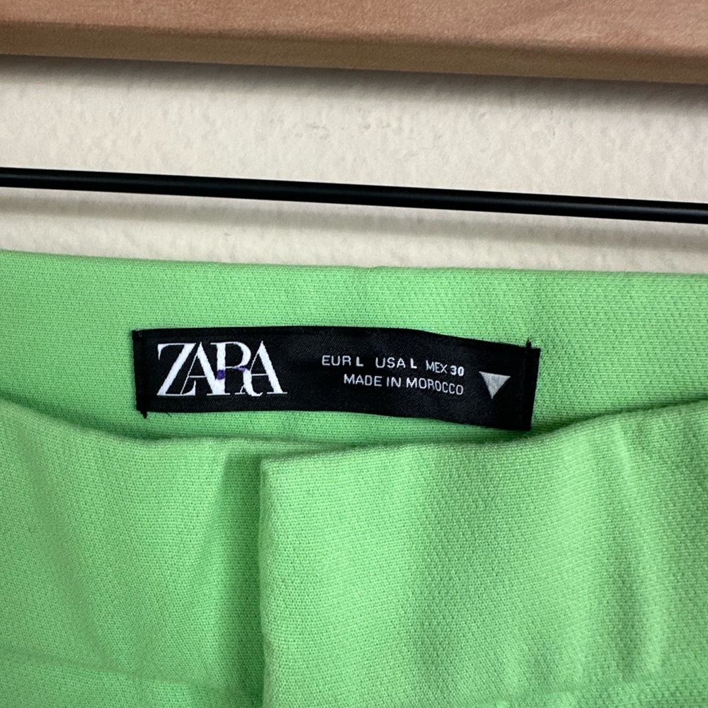 Zara Lime Green Cropped Pants - Picture 2 of 11